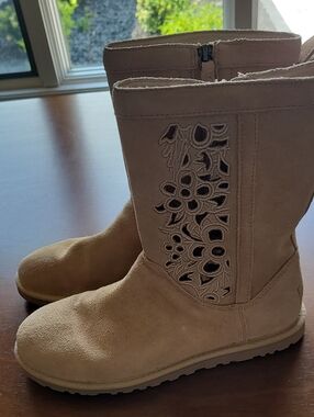 Women's Ugg Tan Suede Mid-Calf Boots with Floral Cutout
